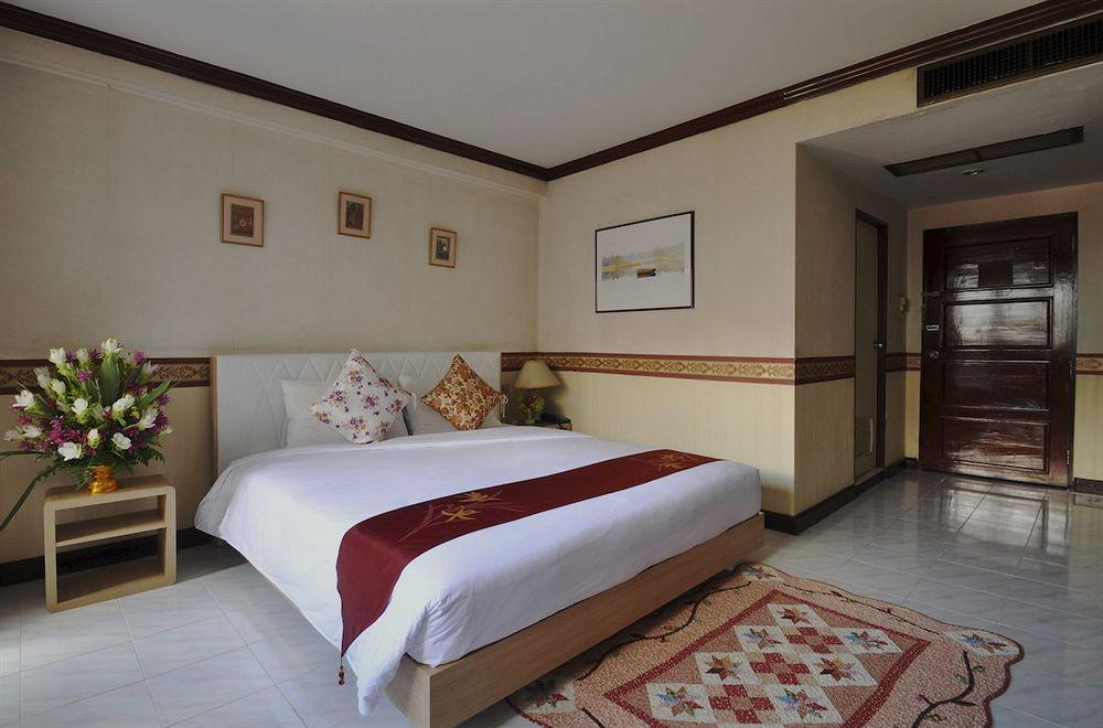 Vista Hotel Chiang Mai - Sha Extra Plus Exterior photo